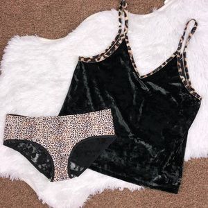 NWT PINK Victoria’s Secret Matching Top & Panties